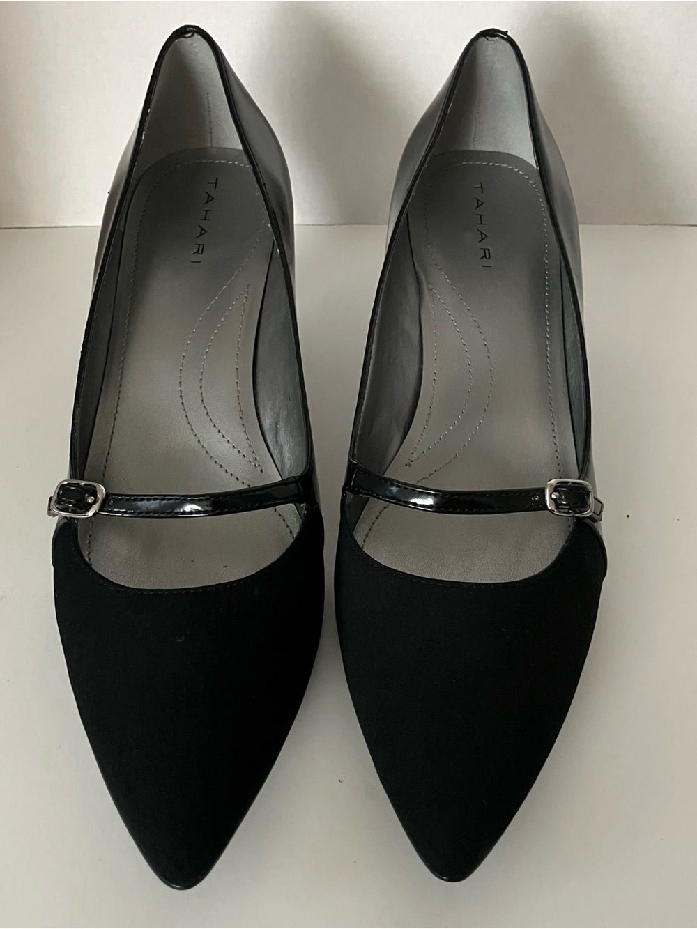 TAHARI Melanie Black Patent Leather Mary Jane Pumps Cone Kitten Heels EUC US 10 - Picture 5 of 14